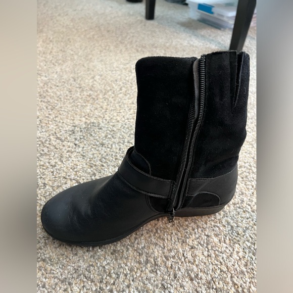 ARCOPEDIC new, no tags or box. Beautiful black suede! Burgundy pics for example - Picture 7 of 8